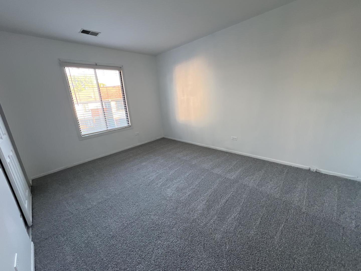 867 E Carriage Lane #8, Palatine, IL 60074