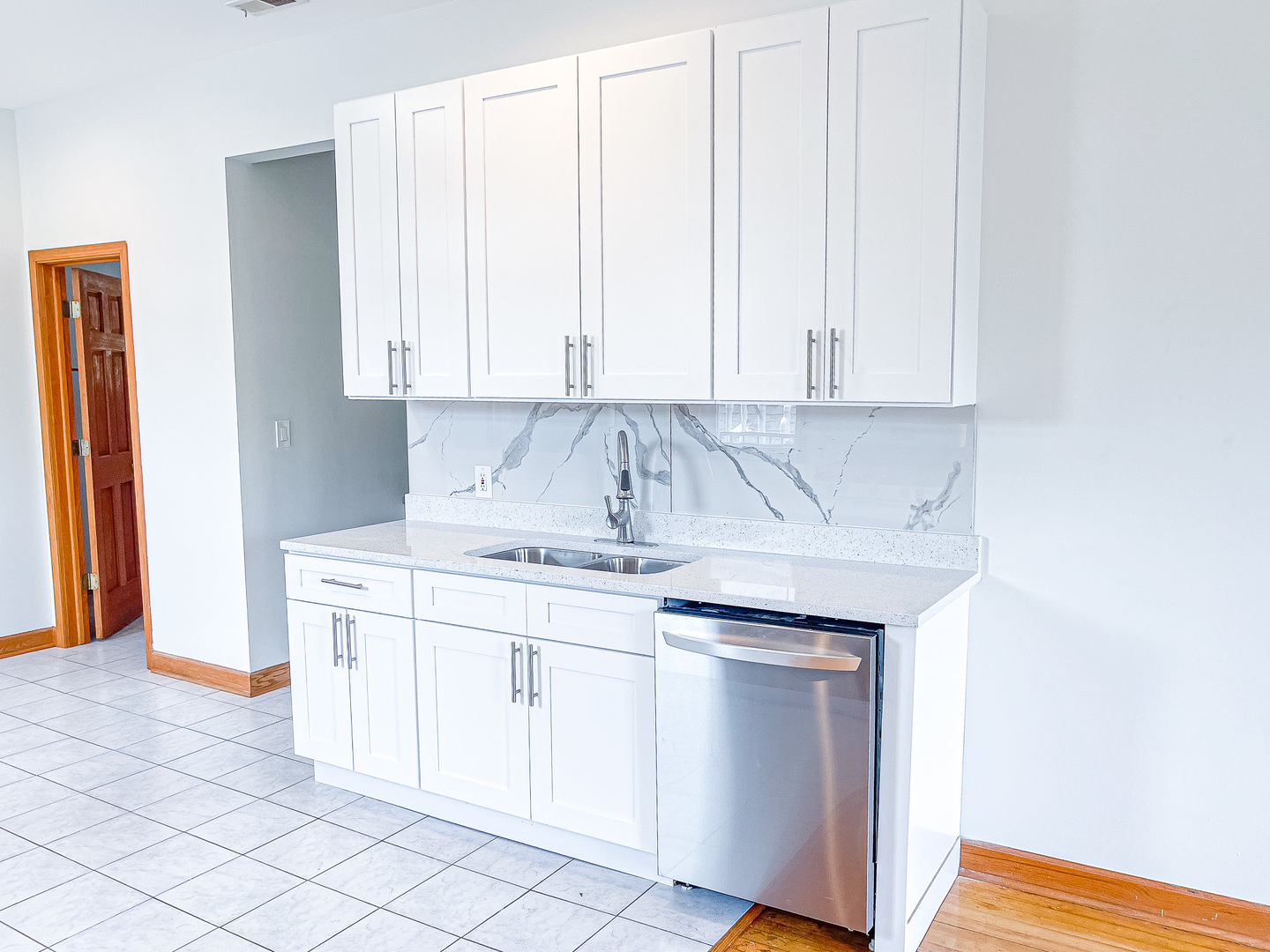 1144 W 17th Street #3R, Chicago, IL 60608