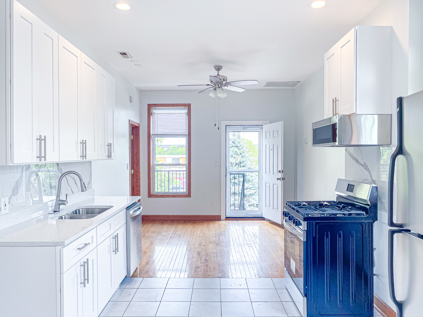 1144 W 17th Street #3R, Chicago, IL 60608