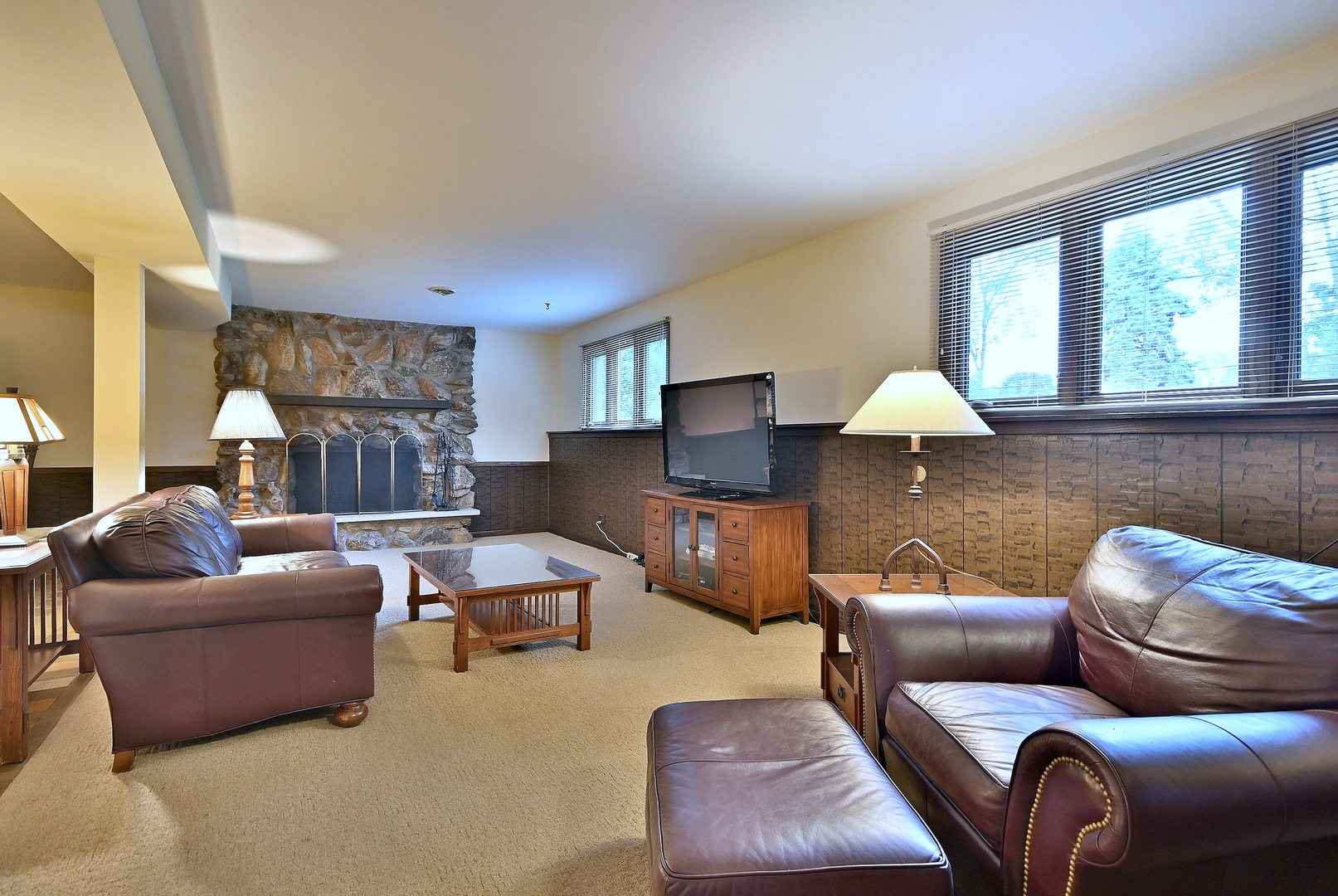 7976 Clarendon Hills Road, Willowbrook, IL 60527