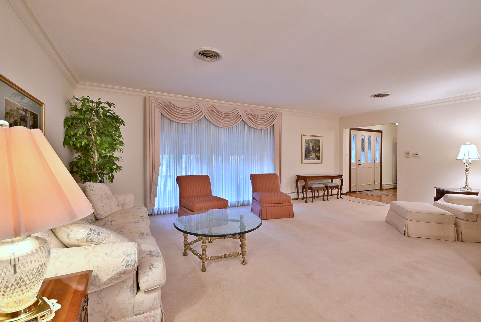 7976 Clarendon Hills Road, Willowbrook, IL 60527