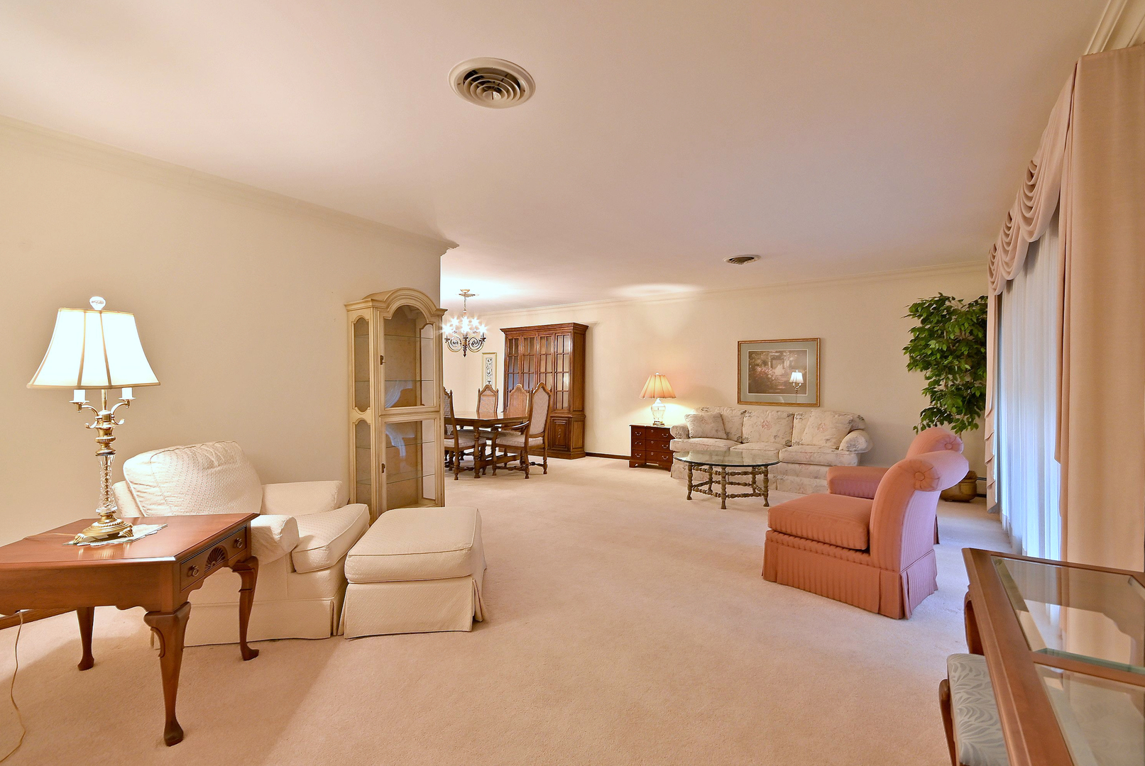 7976 Clarendon Hills Road, Willowbrook, IL 60527