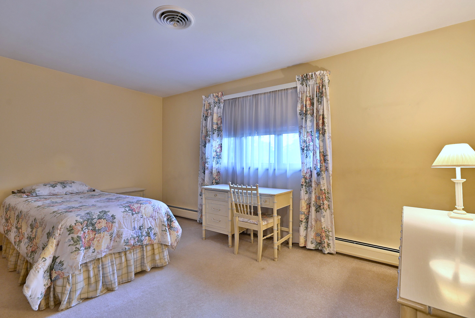 7976 Clarendon Hills Road, Willowbrook, IL 60527