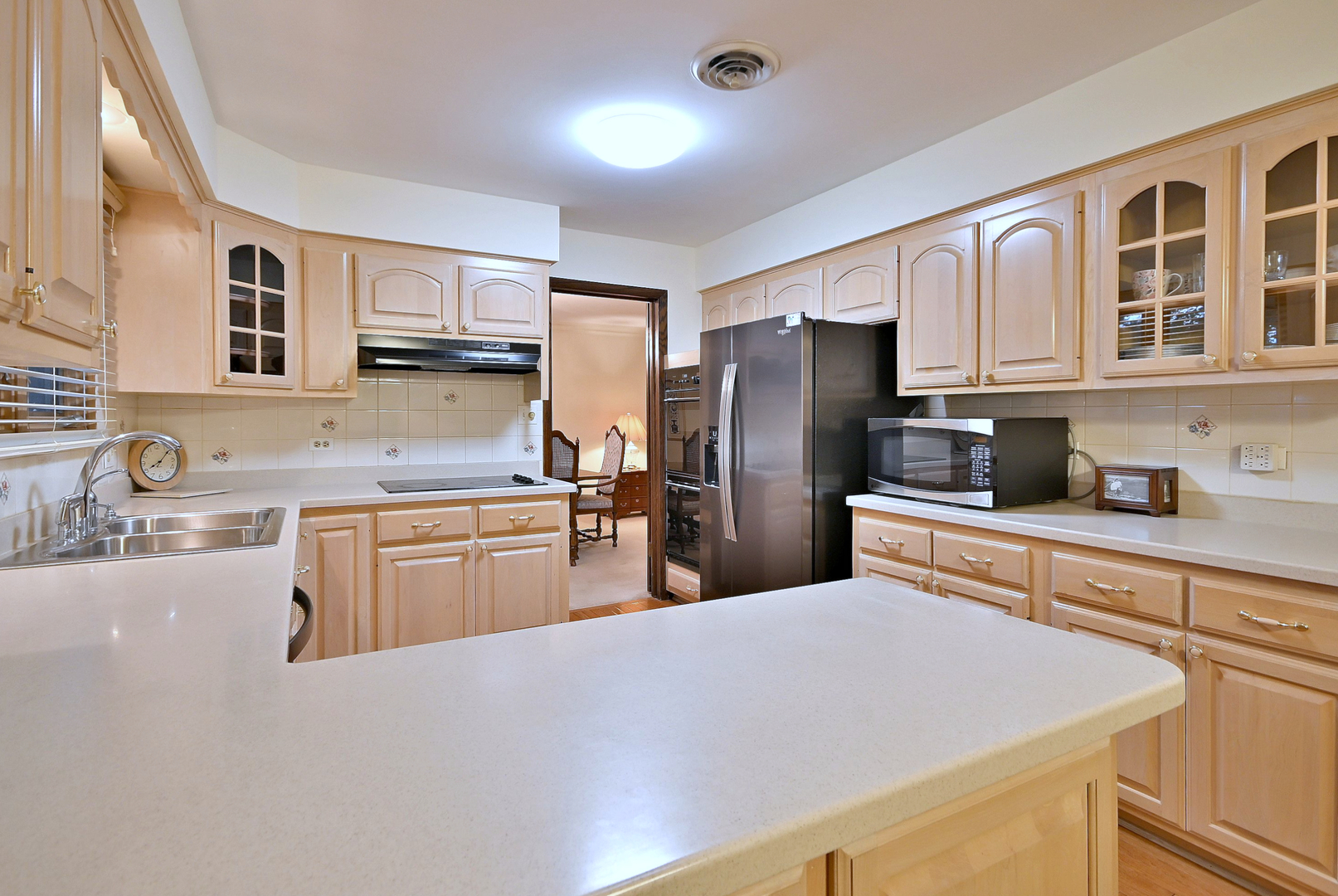 7976 Clarendon Hills Road, Willowbrook, IL 60527