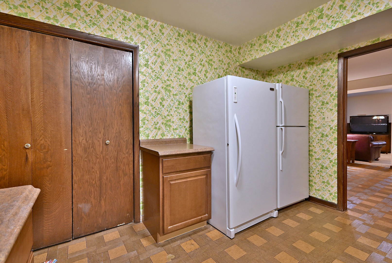 7976 Clarendon Hills Road, Willowbrook, IL 60527