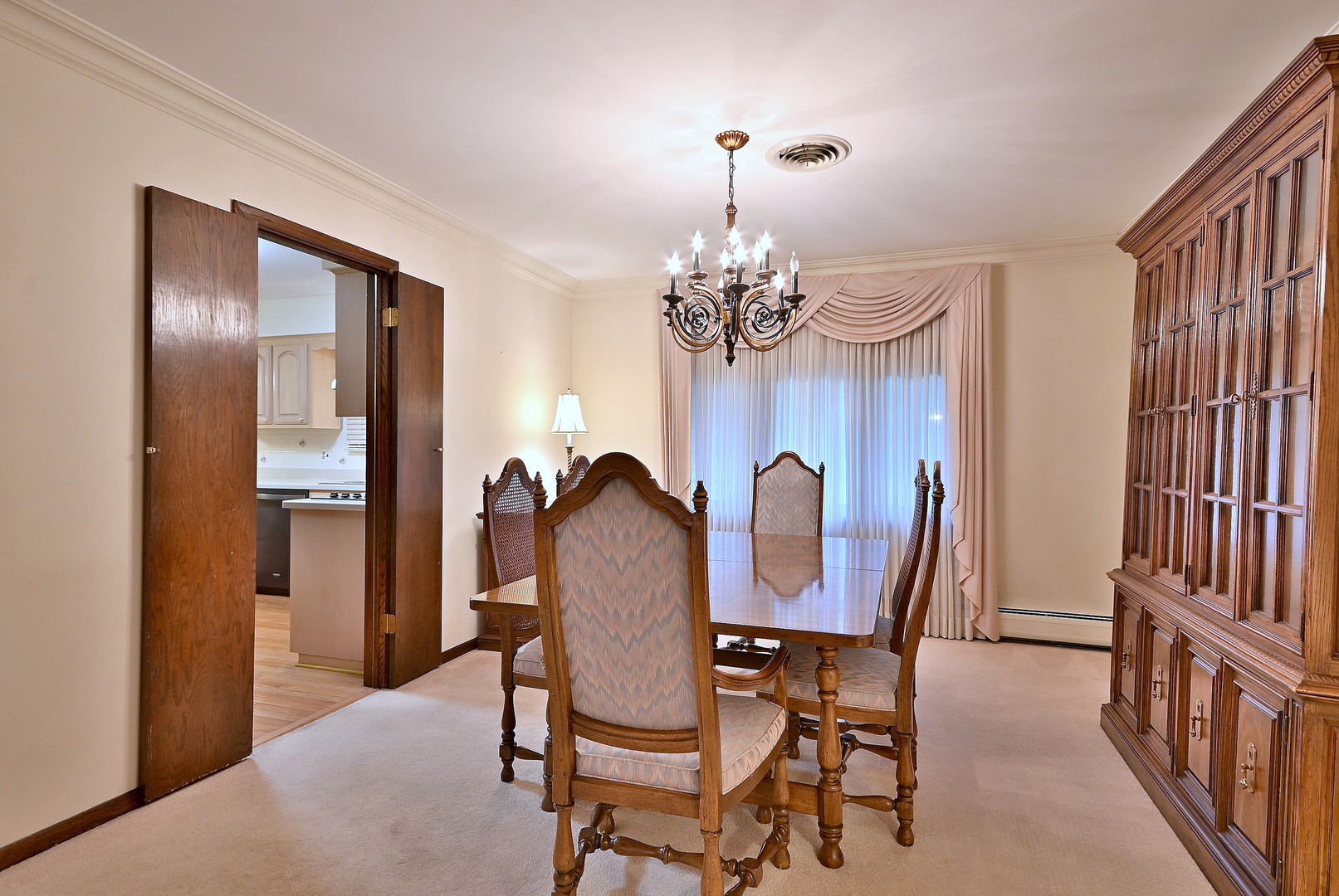 7976 Clarendon Hills Road, Willowbrook, IL 60527