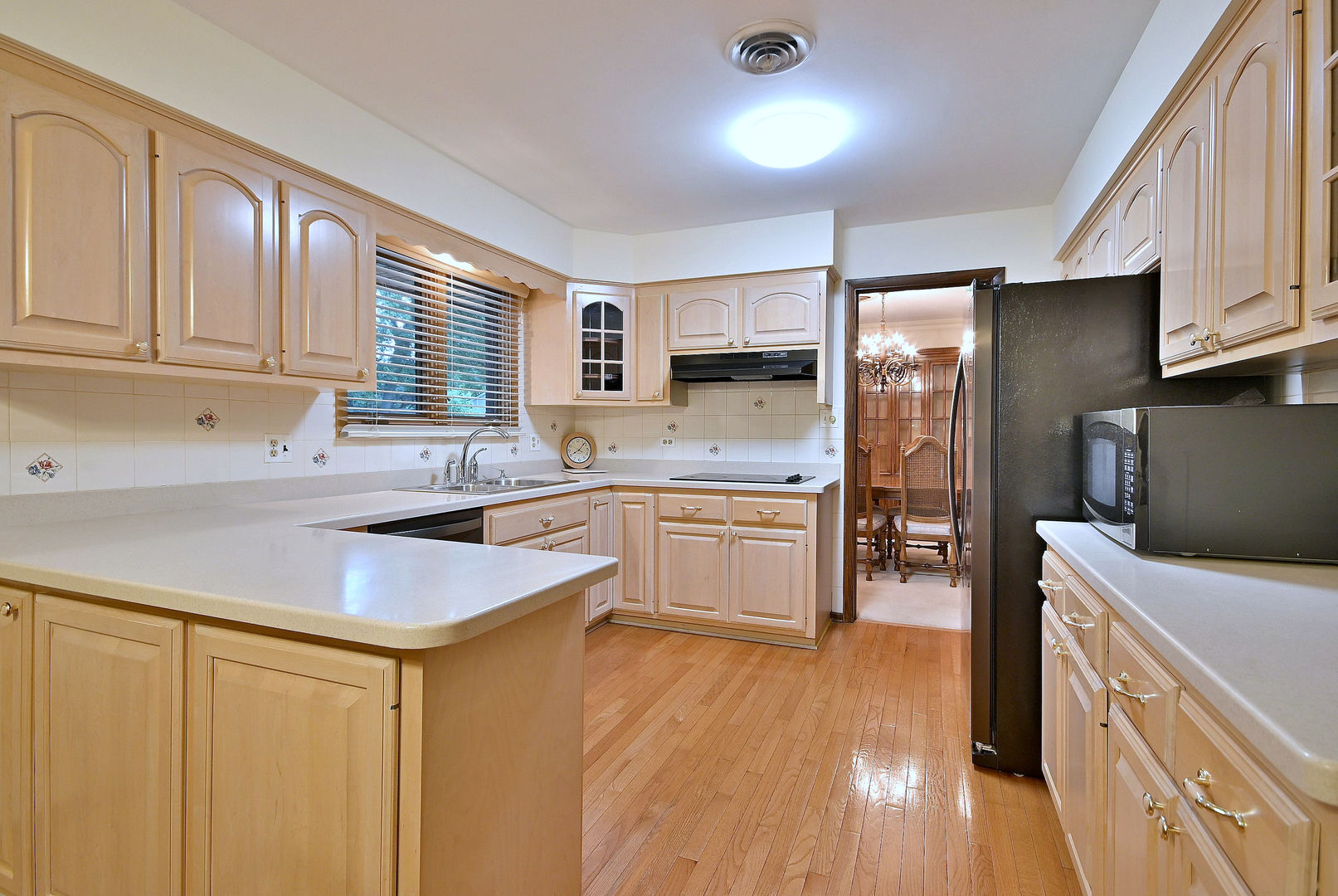 7976 Clarendon Hills Road, Willowbrook, IL 60527