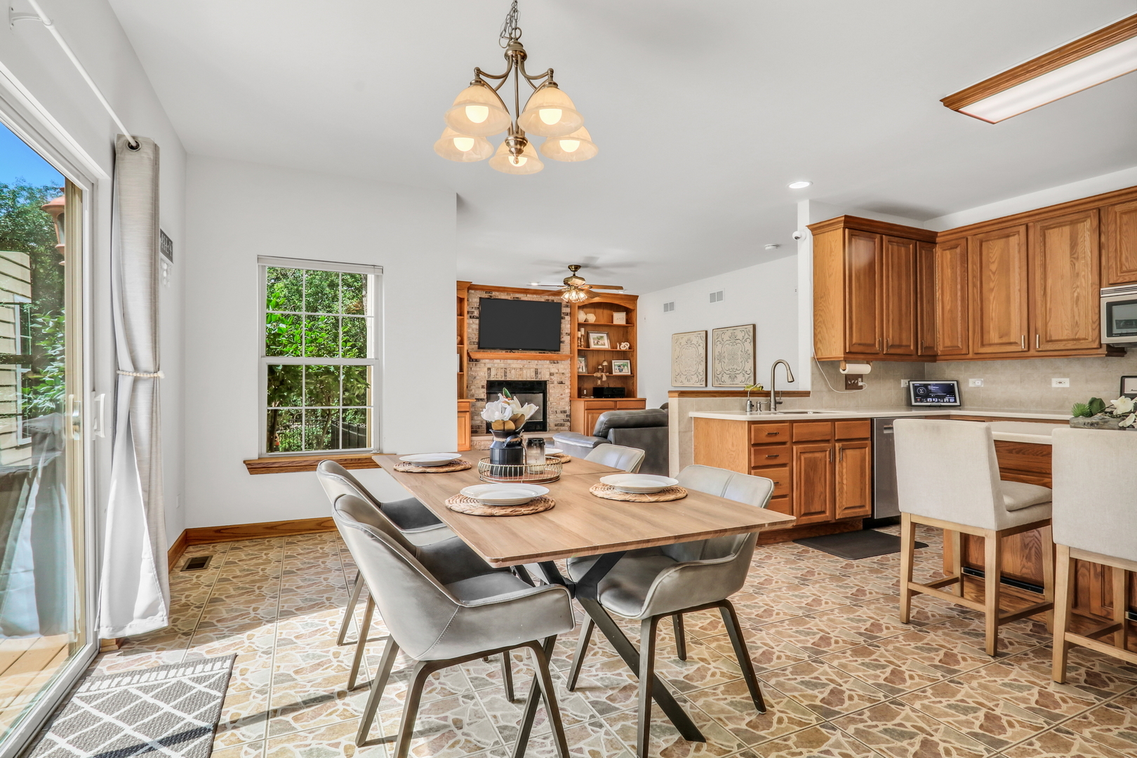 25073 W Megan Court, Lake Villa, IL 60046