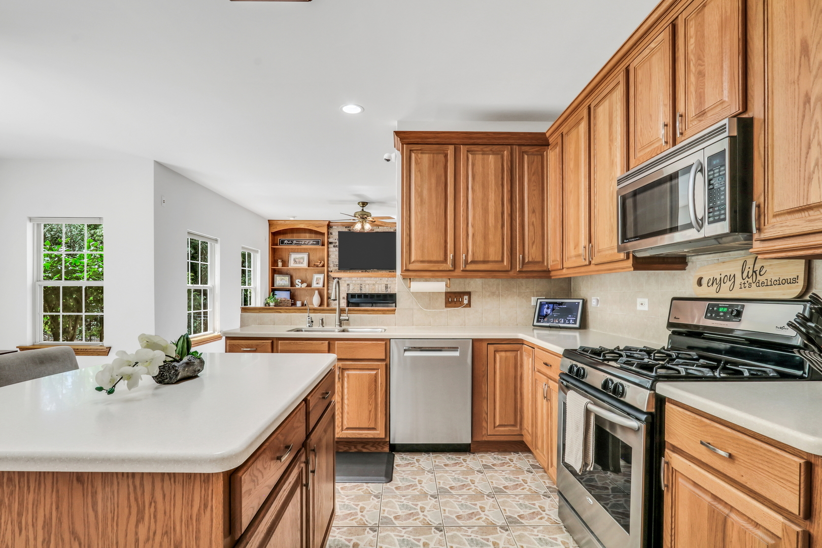 25073 W Megan Court, Lake Villa, IL 60046