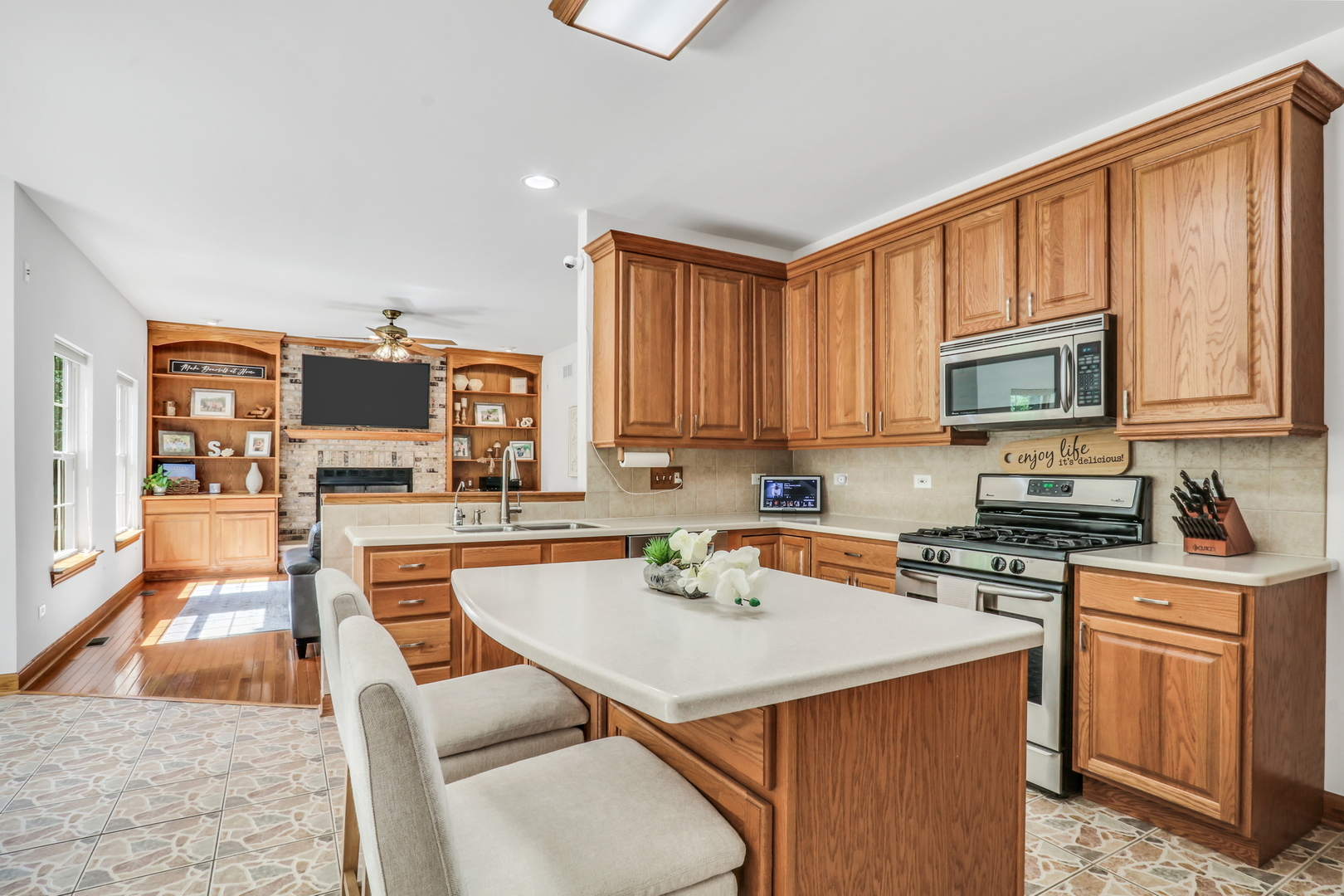 25073 W Megan Court, Lake Villa, IL 60046