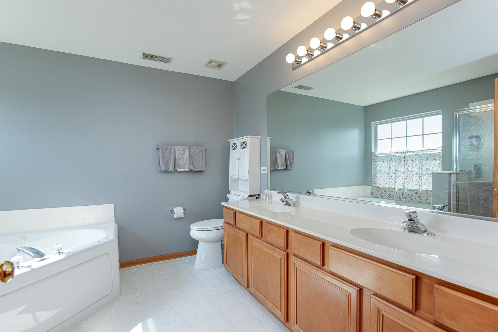 206 Brompton Lane #A, Sugar Grove, IL 60554