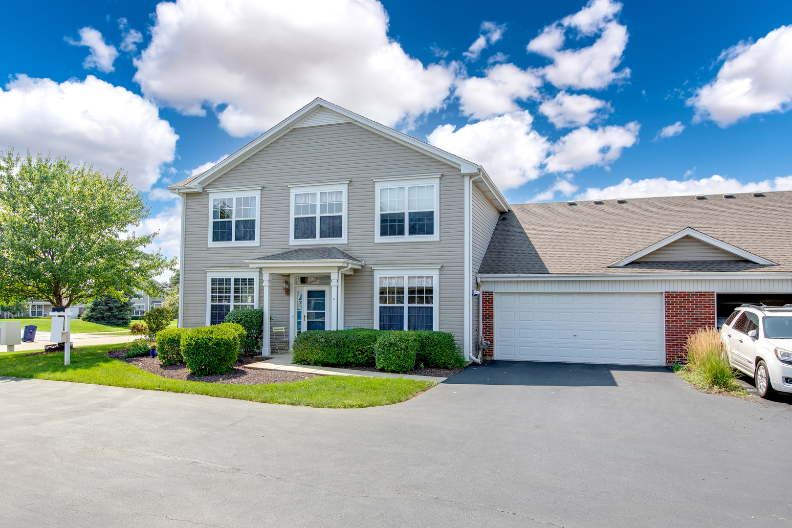 206 Brompton Lane #A, Sugar Grove, IL 60554