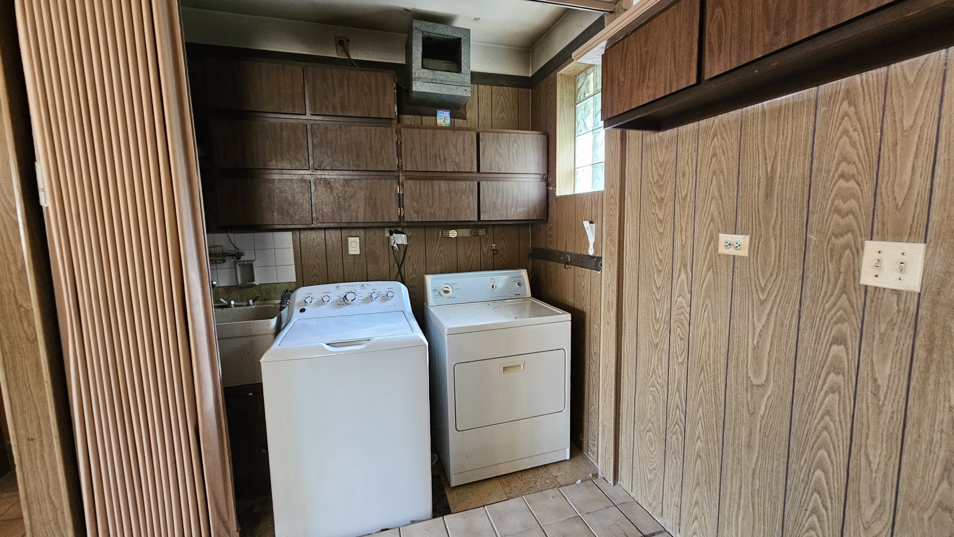 5400 W 85th Street, Burbank, IL 60459