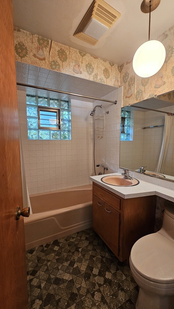 5400 W 85th Street, Burbank, IL 60459