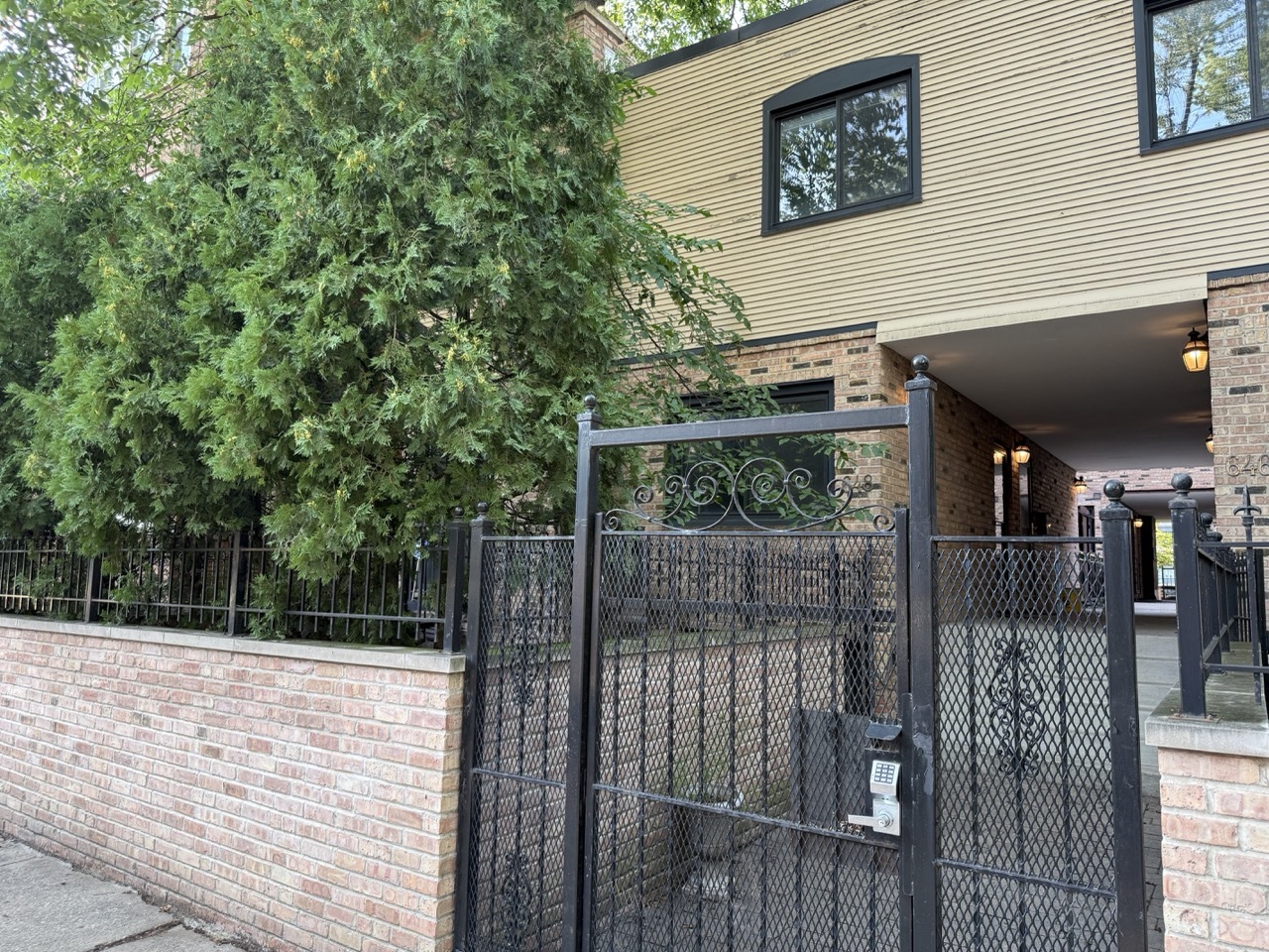 648 W BELDEN Avenue #A, Chicago, IL 60614