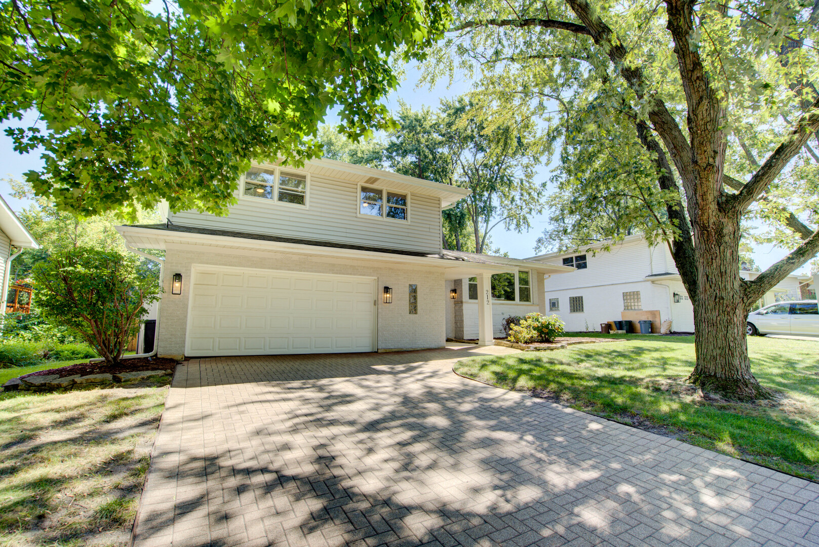 212 Richard Road, Naperville, IL 60540