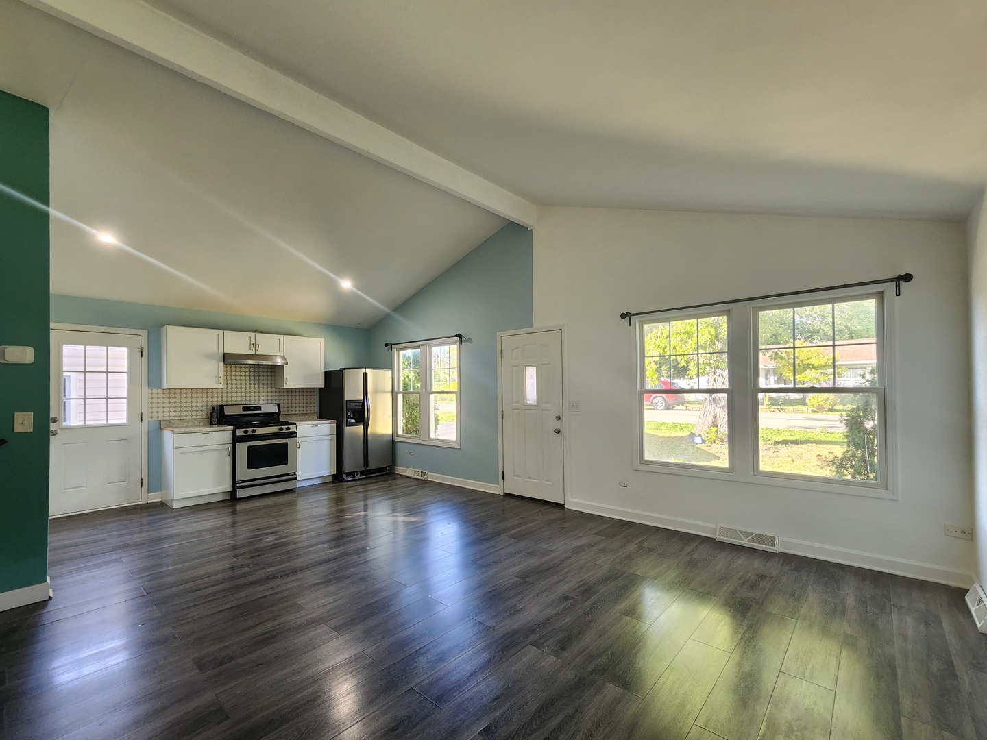 905 Buena Vista Drive, Round Lake Beach, IL 60073