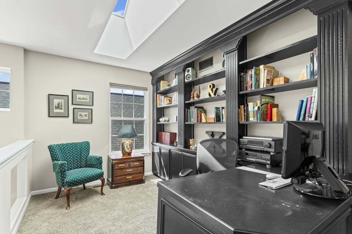 1708 Fairfax Lane, Oakbrook Terrace, IL 60181