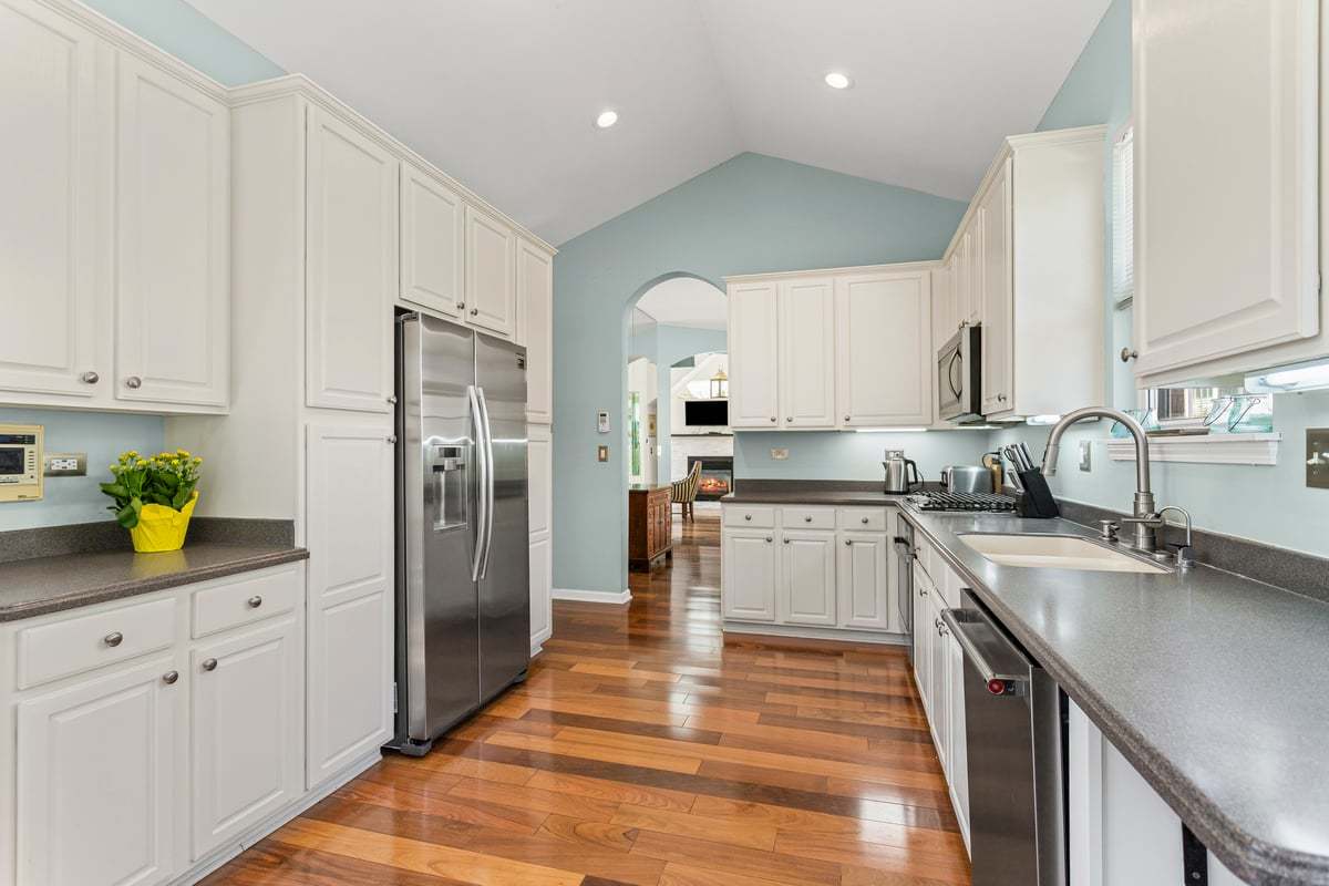 1708 Fairfax Lane, Oakbrook Terrace, IL 60181