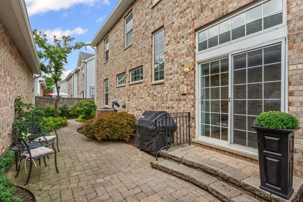 1708 Fairfax Lane, Oakbrook Terrace, IL 60181