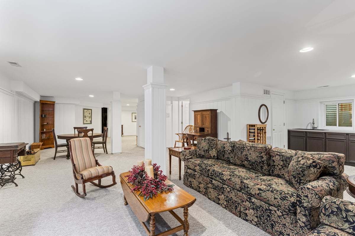 1708 Fairfax Lane, Oakbrook Terrace, IL 60181