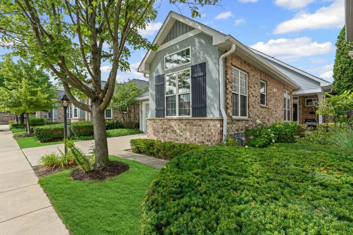1708 Fairfax Lane, Oakbrook Terrace, IL 60181
