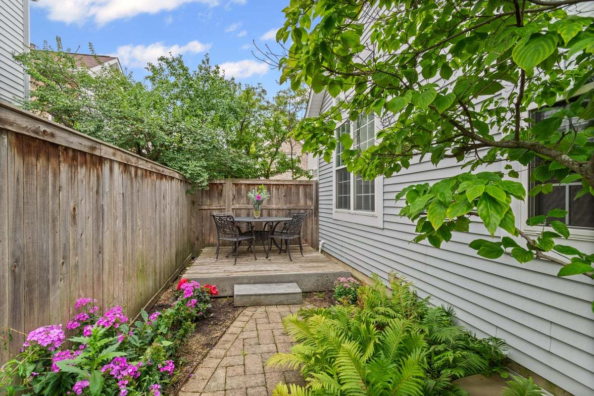 1708 Fairfax Lane, Oakbrook Terrace, IL 60181