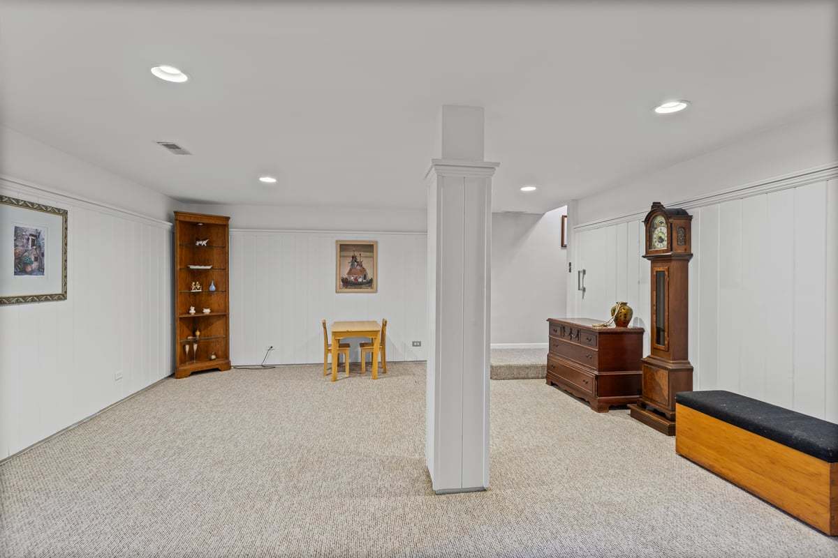1708 Fairfax Lane, Oakbrook Terrace, IL 60181