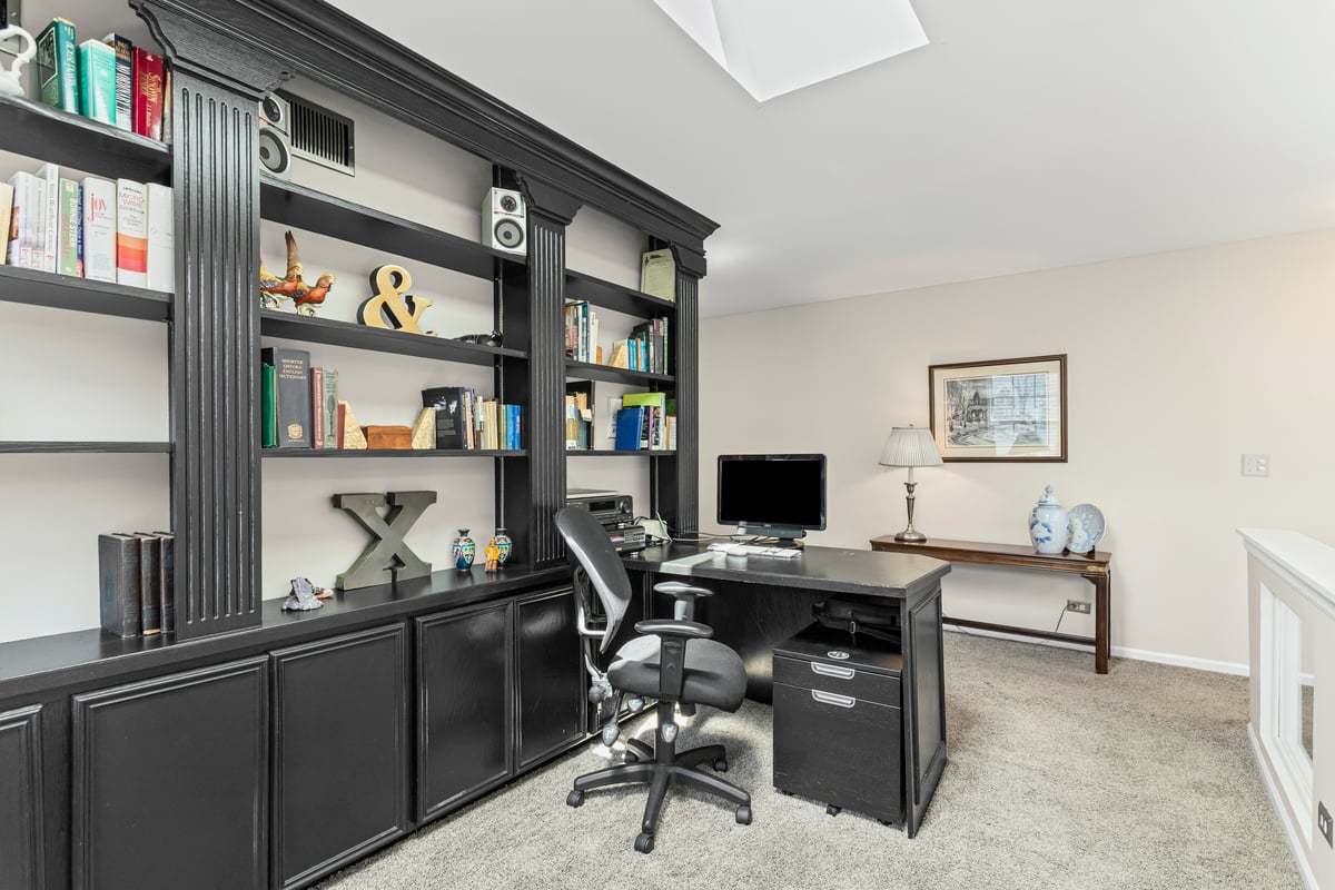 1708 Fairfax Lane, Oakbrook Terrace, IL 60181