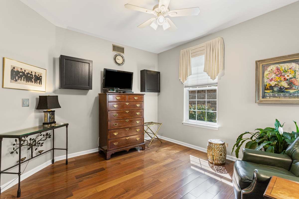 1708 Fairfax Lane, Oakbrook Terrace, IL 60181