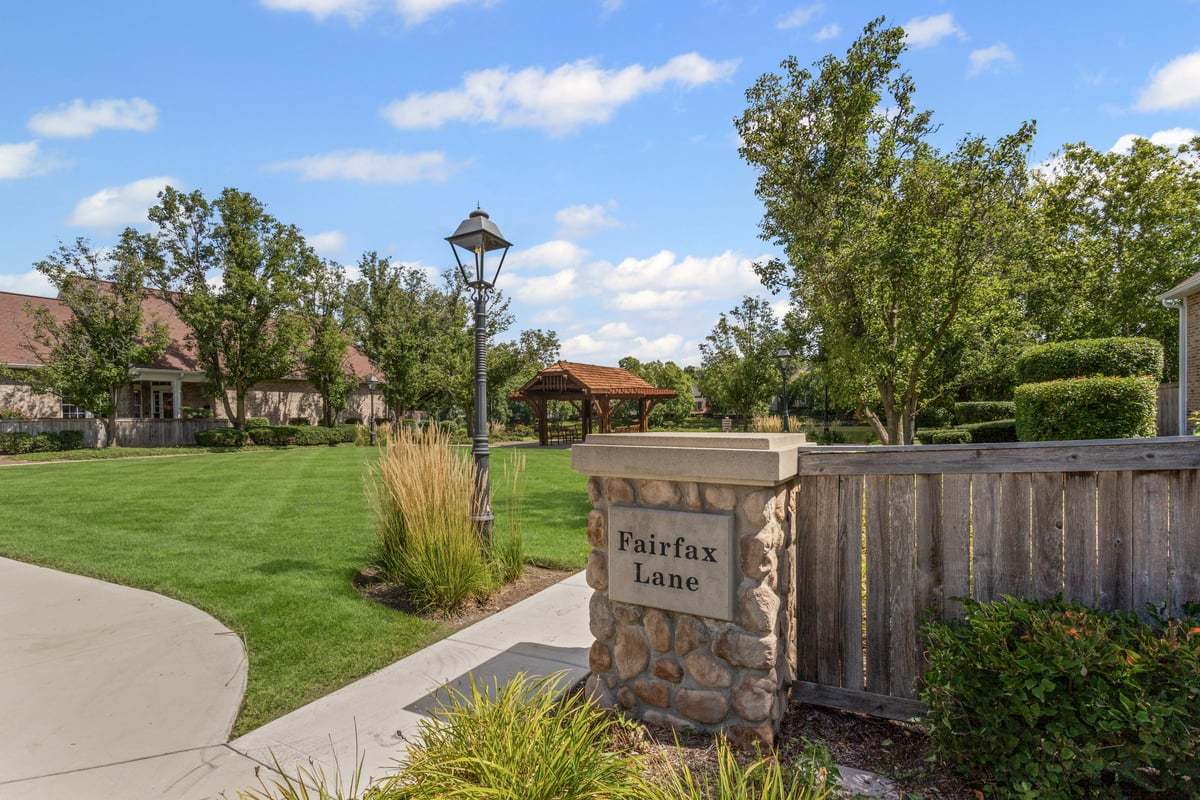 1708 Fairfax Lane, Oakbrook Terrace, IL 60181