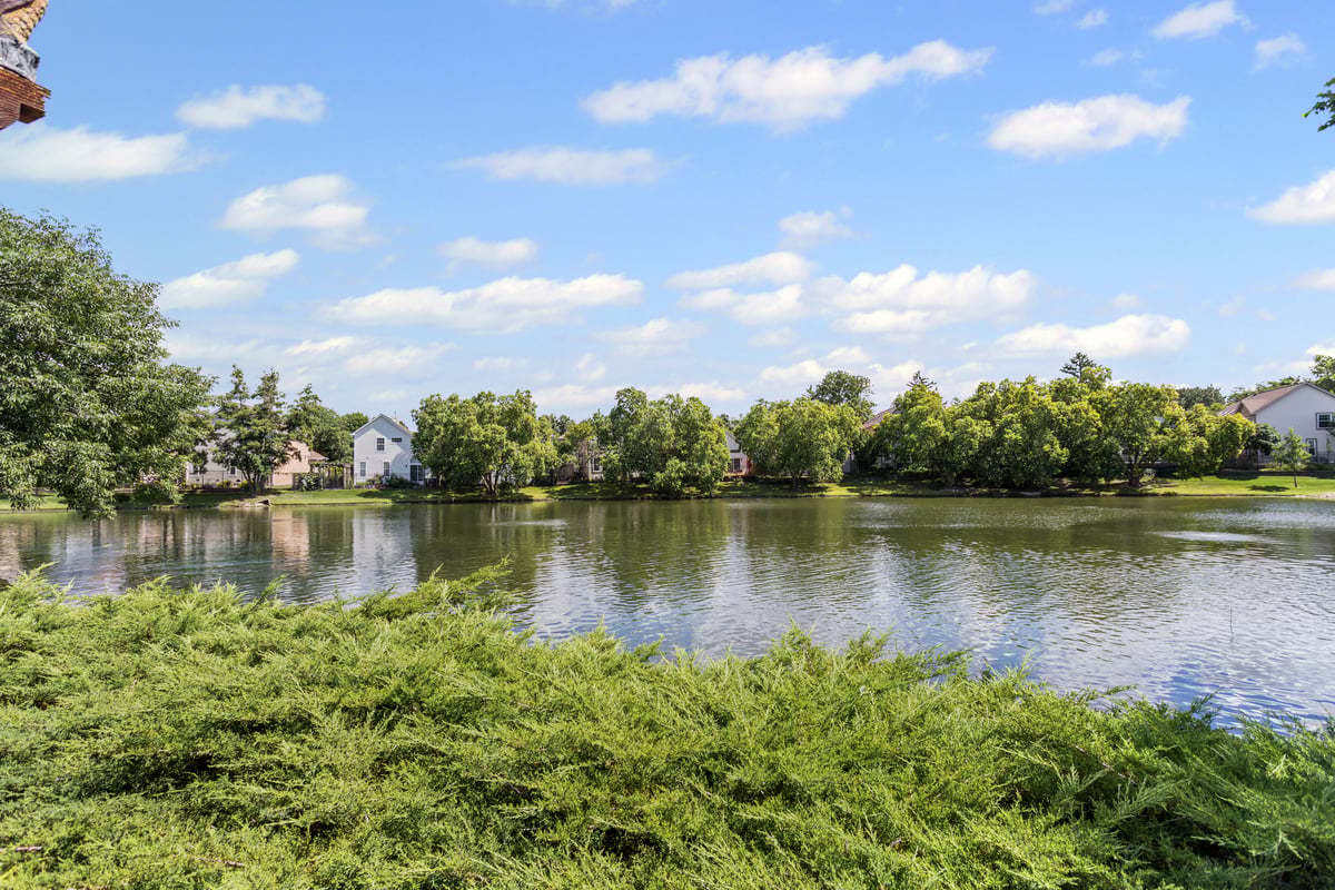 1708 Fairfax Lane, Oakbrook Terrace, IL 60181