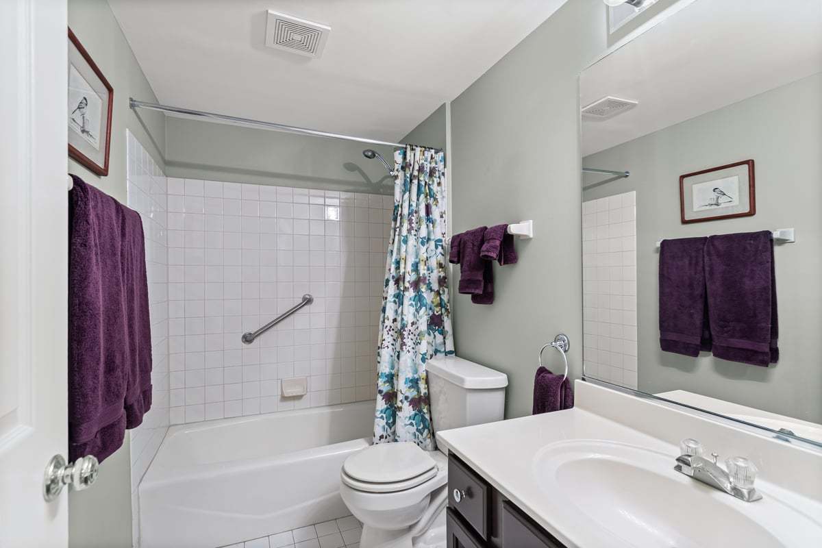 1708 Fairfax Lane, Oakbrook Terrace, IL 60181
