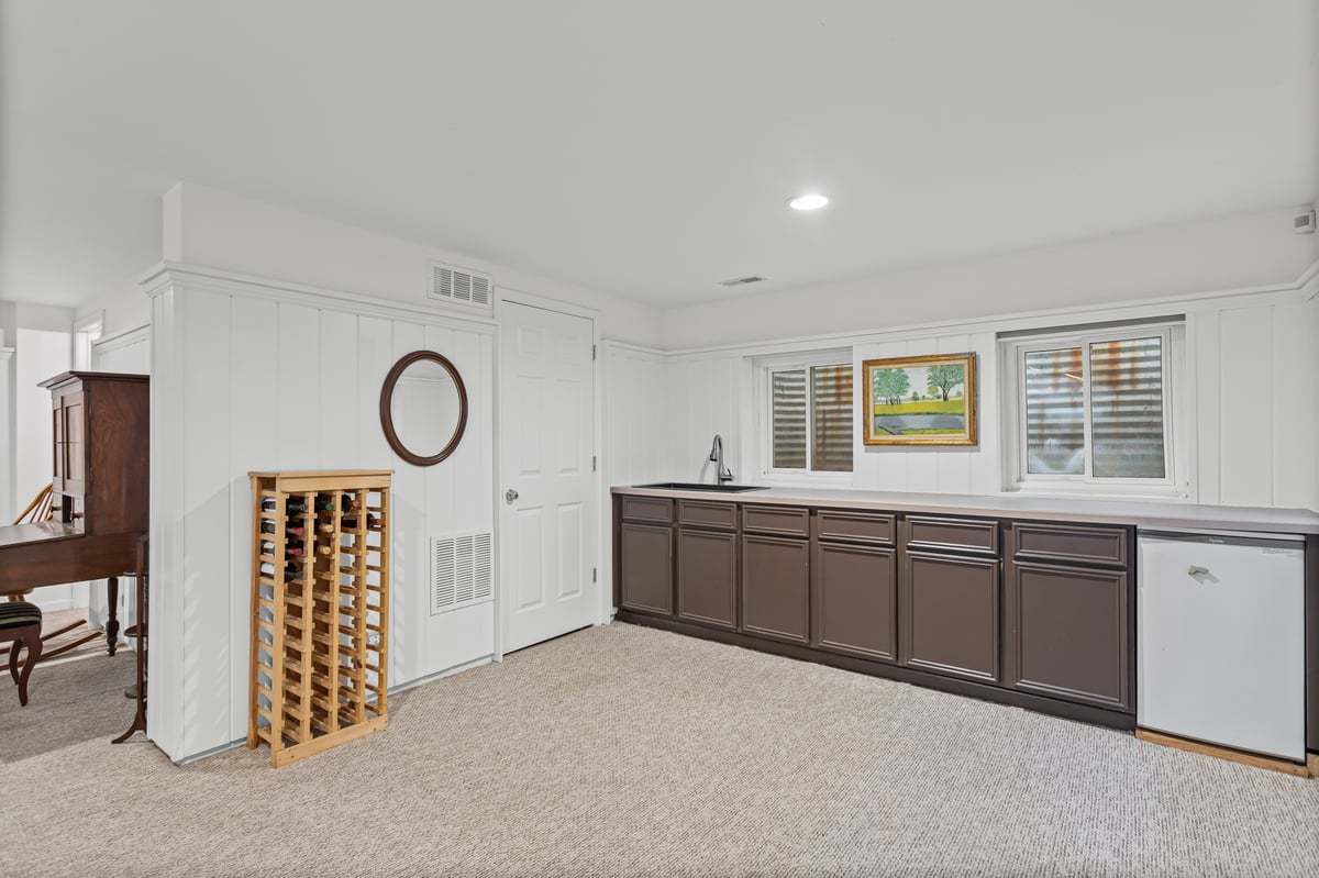 1708 Fairfax Lane, Oakbrook Terrace, IL 60181