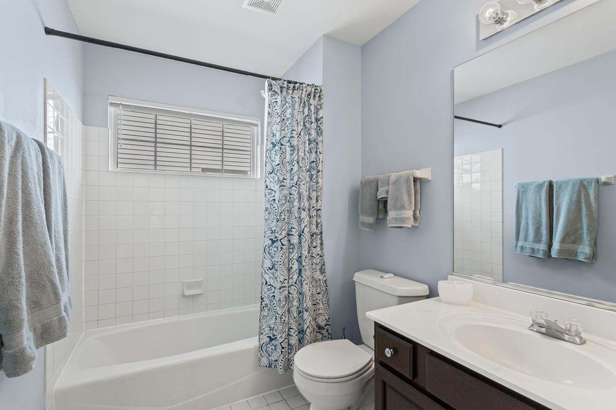 1708 Fairfax Lane, Oakbrook Terrace, IL 60181