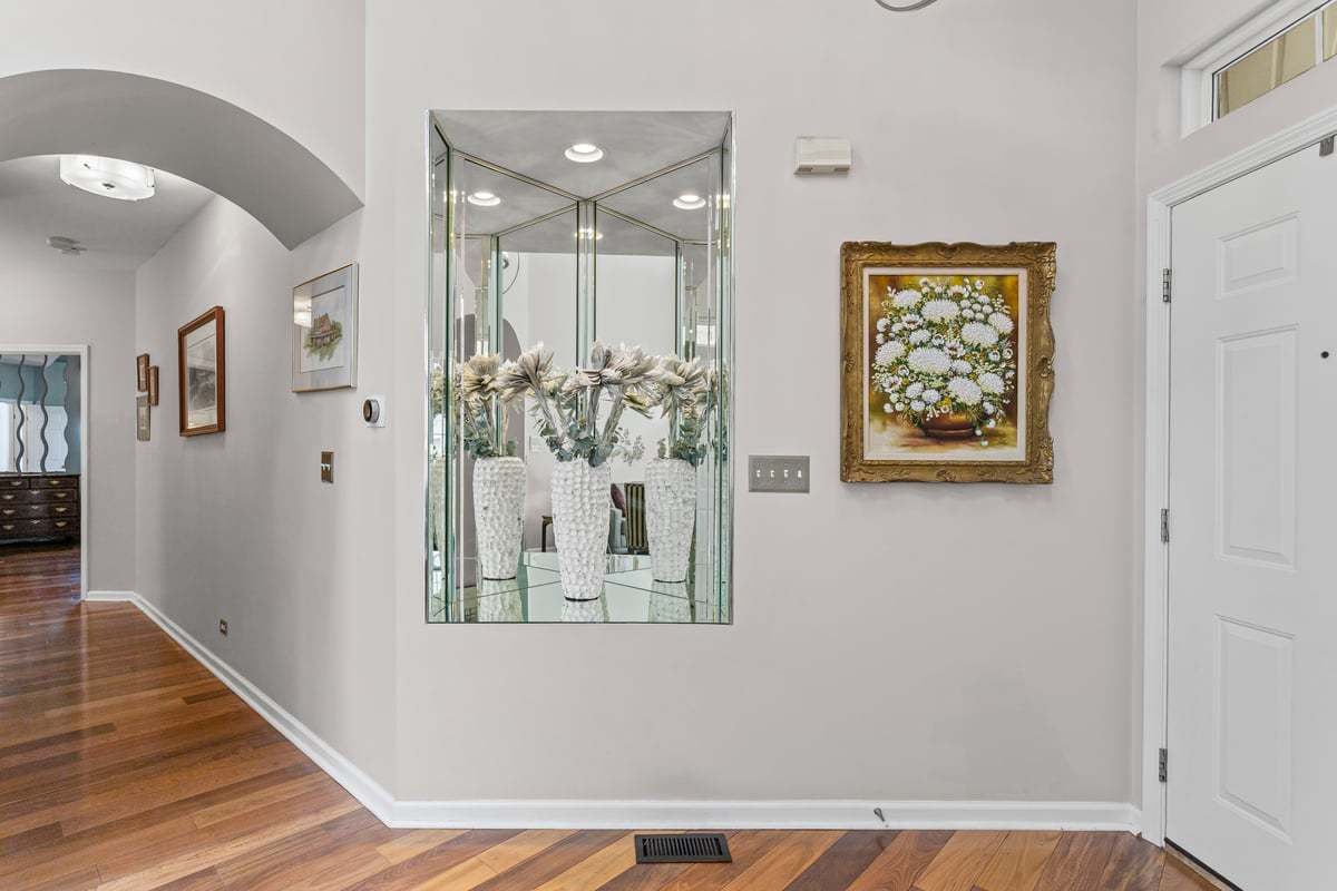 1708 Fairfax Lane, Oakbrook Terrace, IL 60181