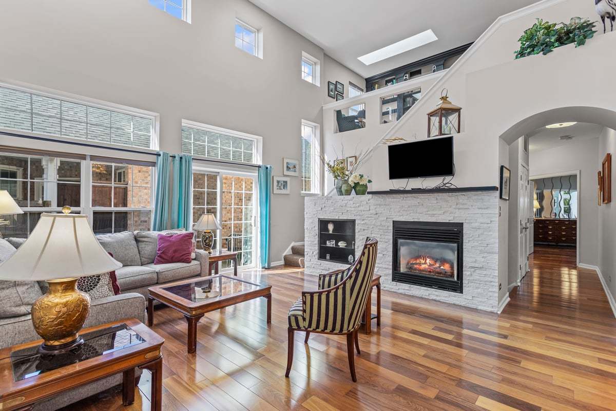 1708 Fairfax Lane, Oakbrook Terrace, IL 60181