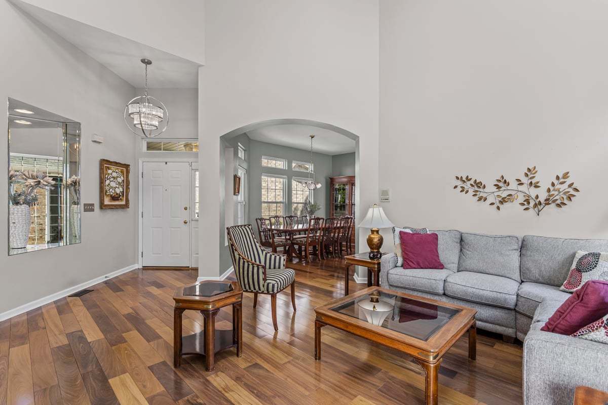 1708 Fairfax Lane, Oakbrook Terrace, IL 60181