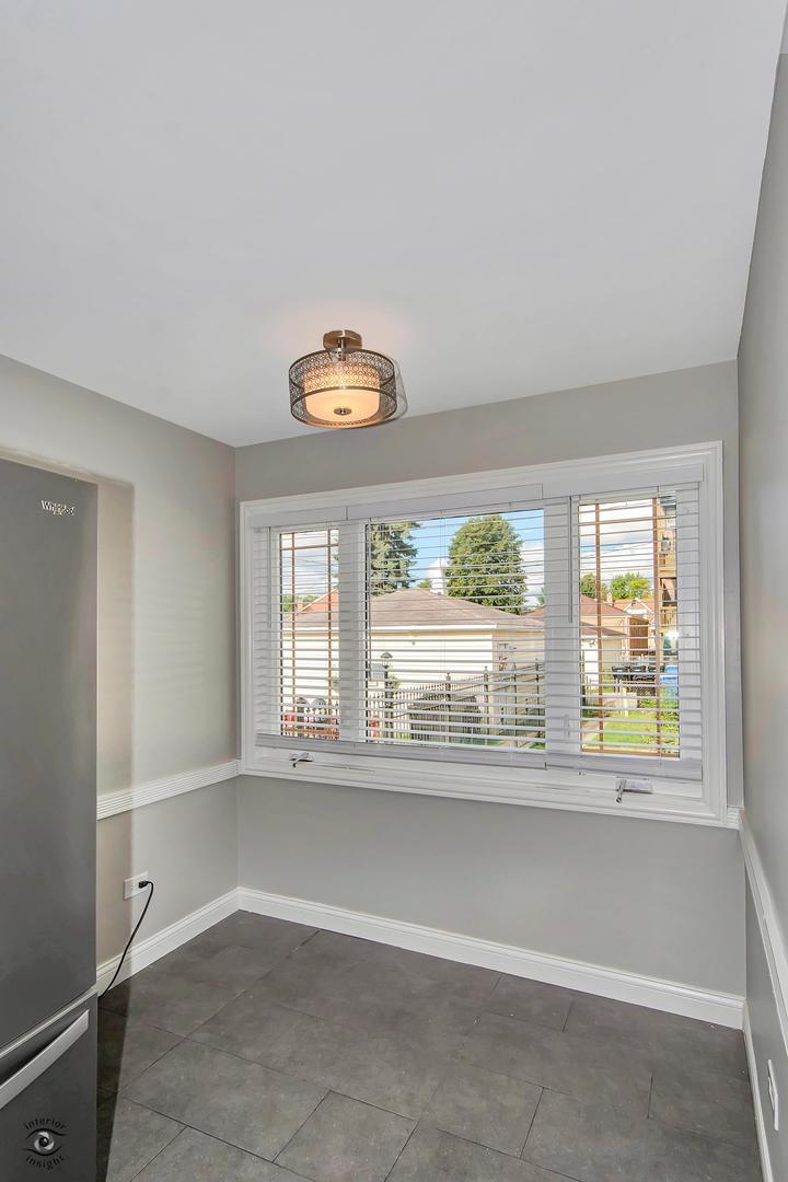 10348 S Rhodes Avenue, Chicago, IL 60628