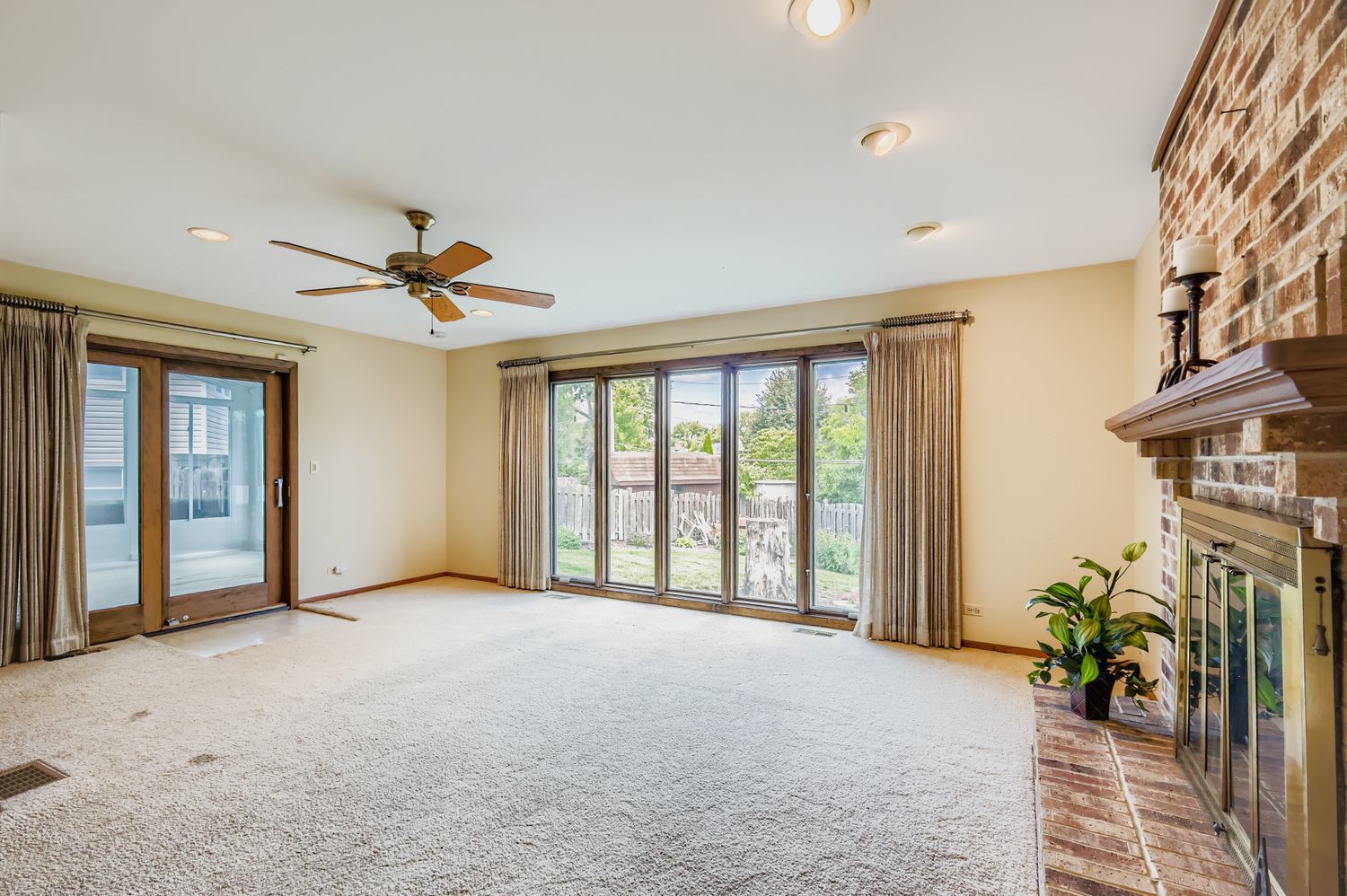 1410 W Lexington Drive, Arlington Heights, IL 60004