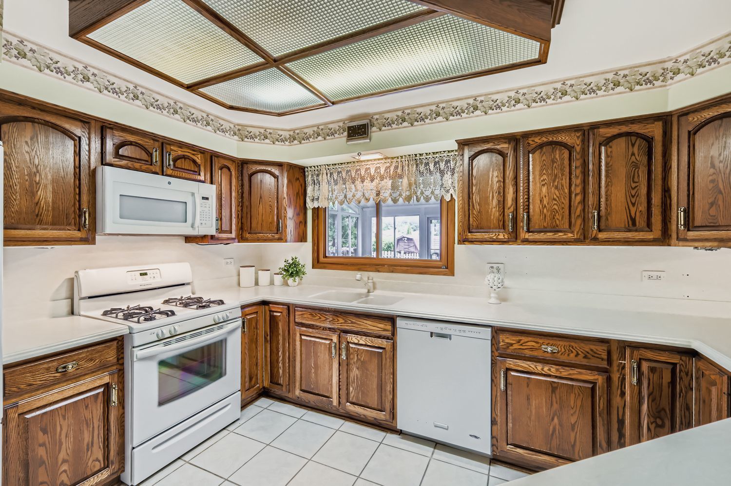 1410 W Lexington Drive, Arlington Heights, IL 60004