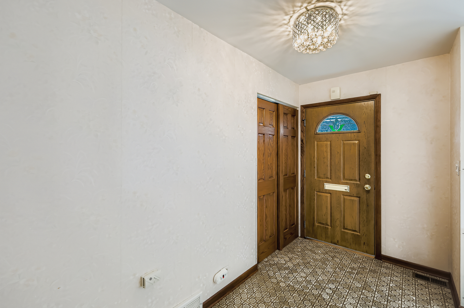 1410 W Lexington Drive, Arlington Heights, IL 60004