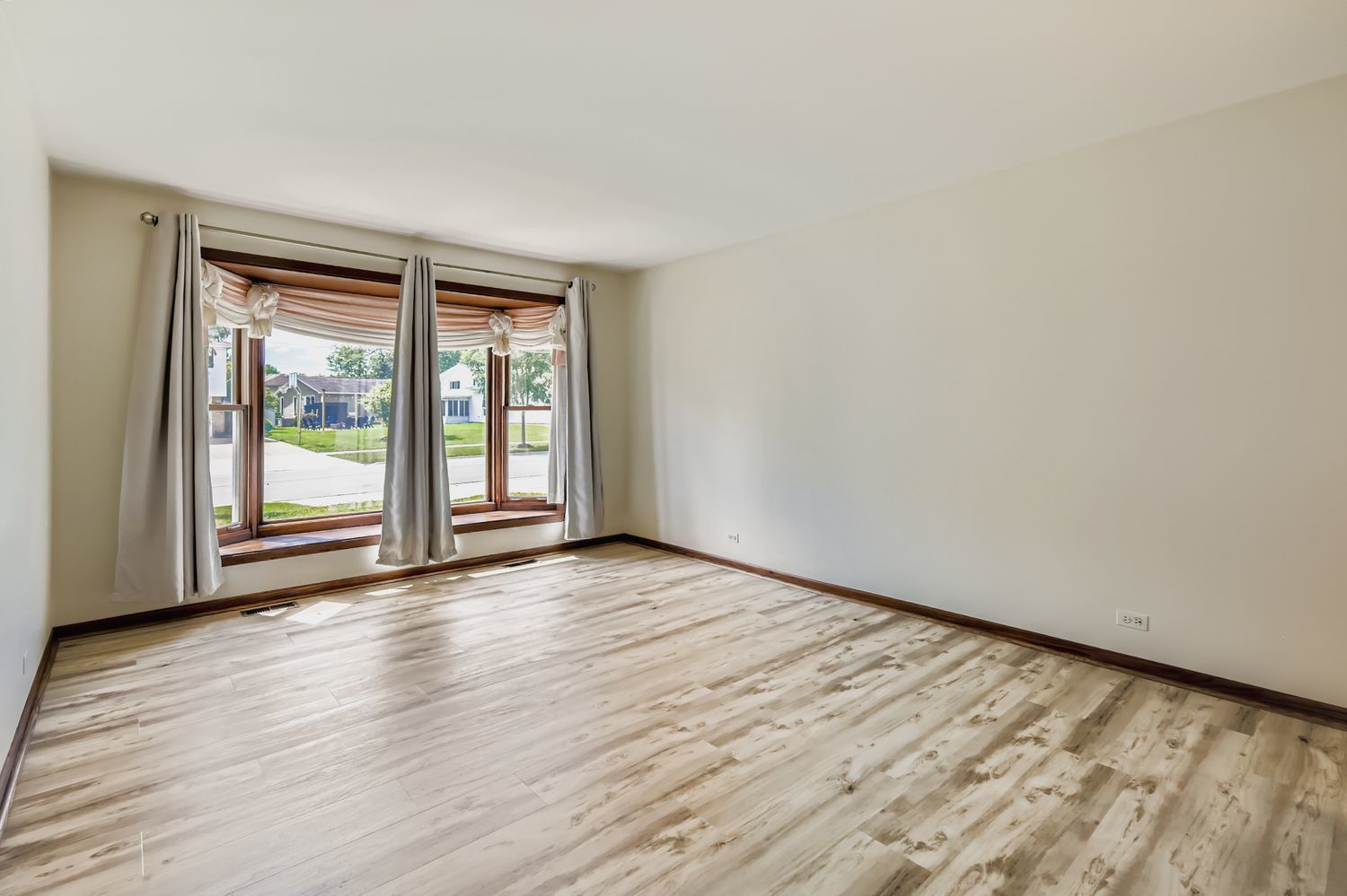 1410 W Lexington Drive, Arlington Heights, IL 60004