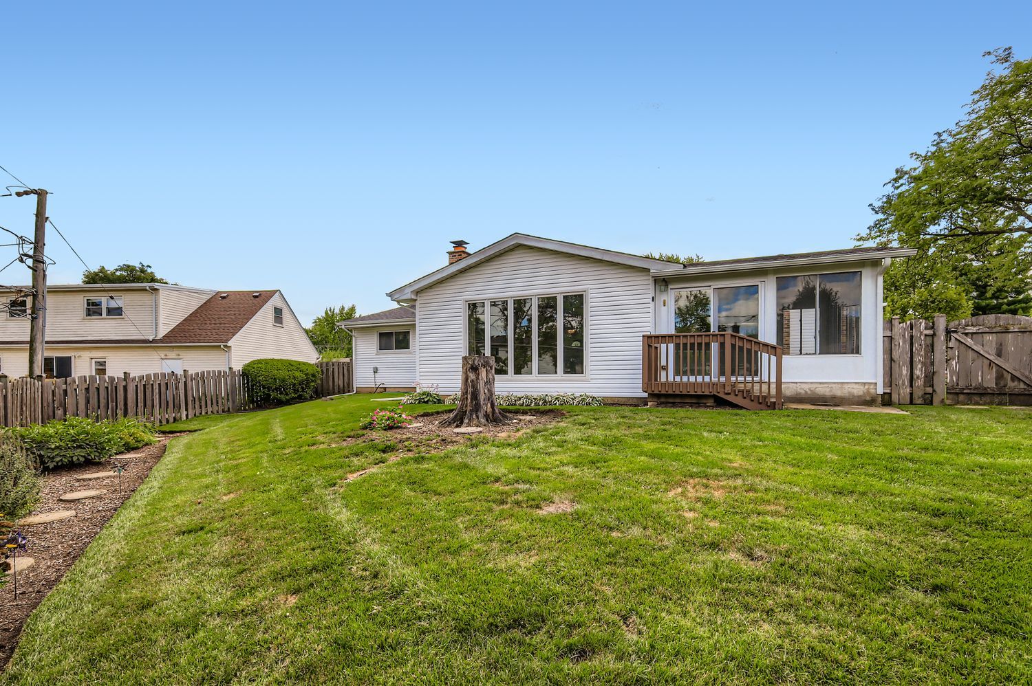 1410 W Lexington Drive, Arlington Heights, IL 60004