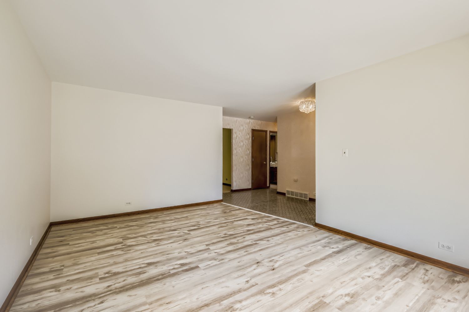 1410 W Lexington Drive, Arlington Heights, IL 60004