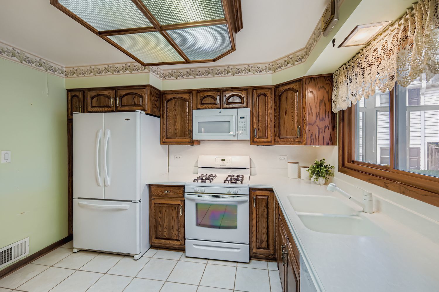1410 W Lexington Drive, Arlington Heights, IL 60004