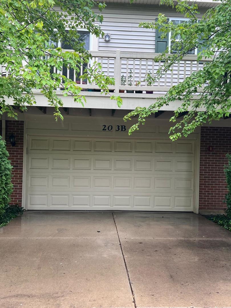 203 N Louis Street #B, Mount Prospect, IL 60056