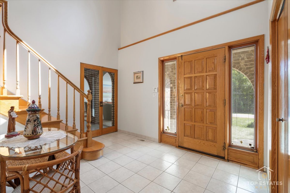 17W508 Hawthorne Avenue, Wood Dale, IL 60191