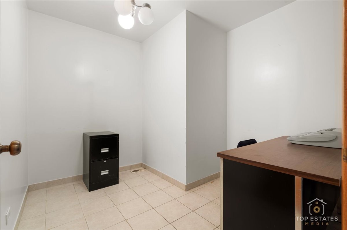 17W508 Hawthorne Avenue, Wood Dale, IL 60191