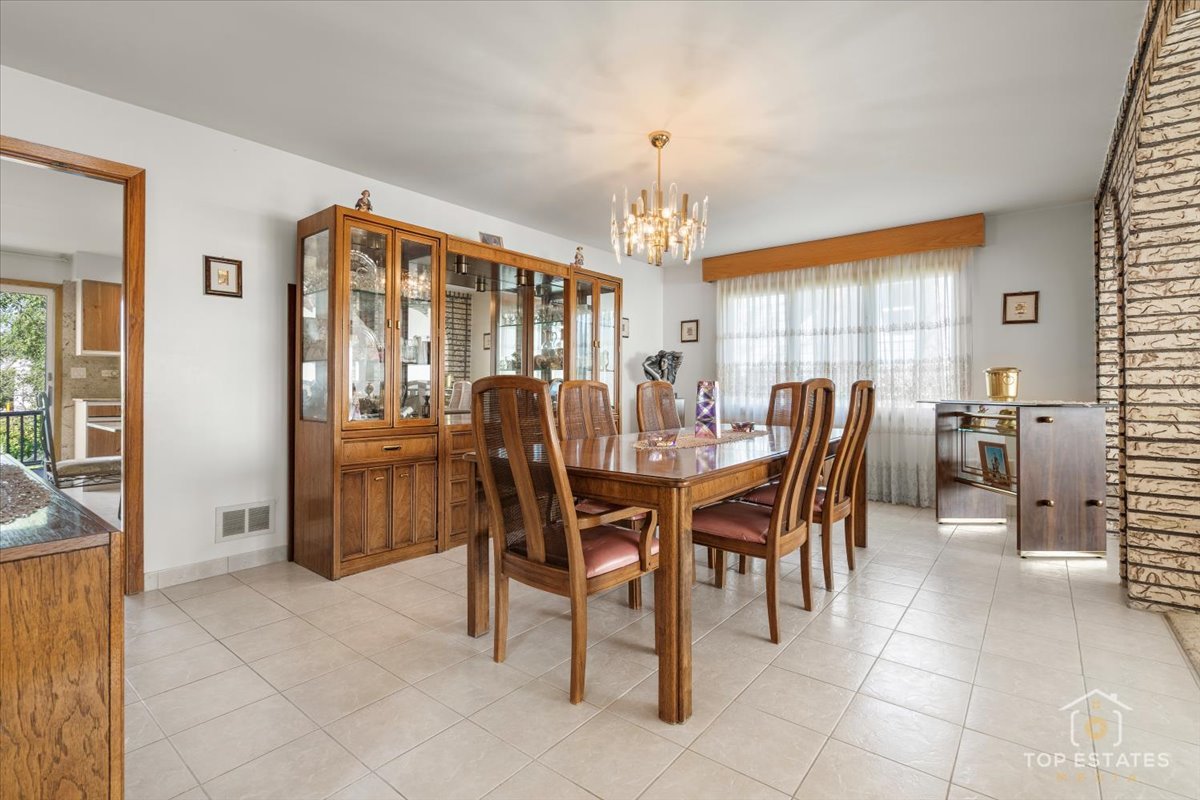 17W508 Hawthorne Avenue, Wood Dale, IL 60191
